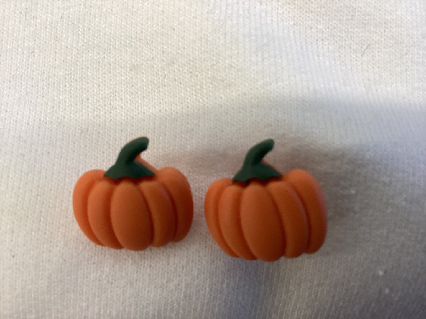 Pumpkin stud earrings