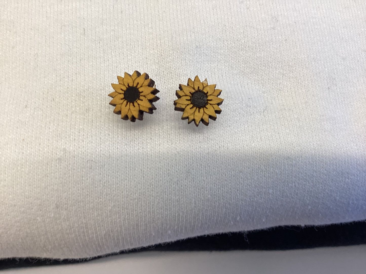 Sunflower stud earring